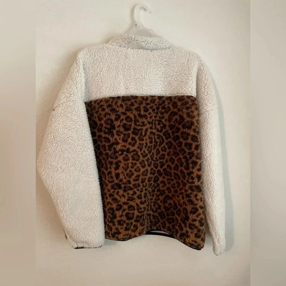 Seven 7 Women’s Sherpa Snap Pullover Sweater  size XL Leopard And White print - Picture 2 of 8